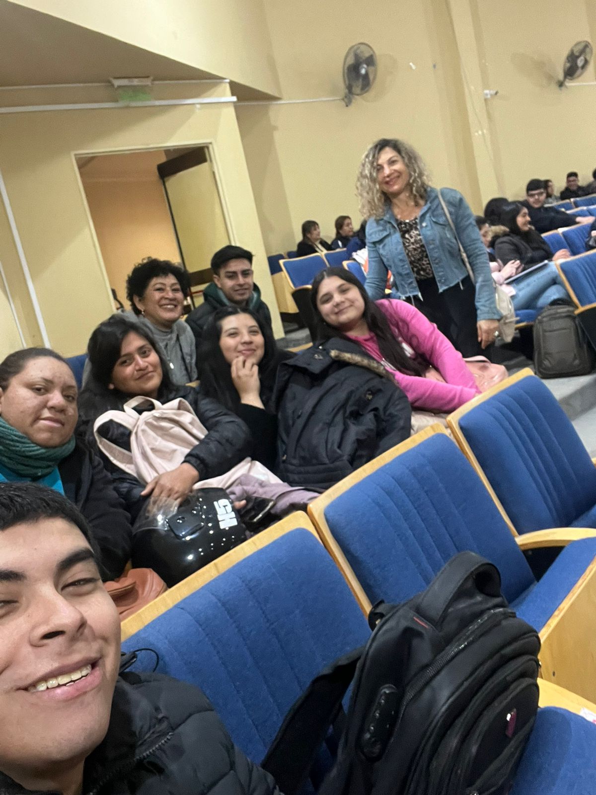 Aprendiendo en Red: Estudiantes de Geografía Participan en Conversatorio sobre Educación Especial