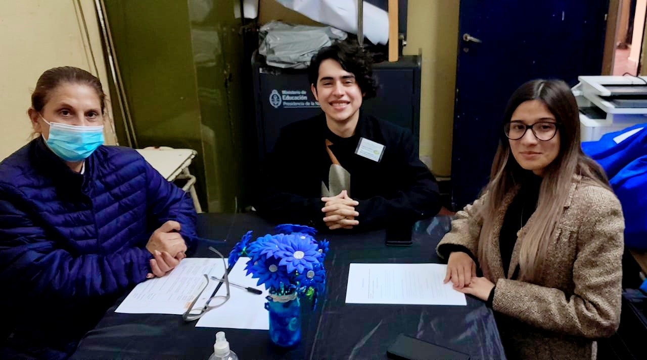 Publicación de ESC. 245 "Castro Barros": Entrevista a nuestra directora por los practicantes del Profesorado de Inglés