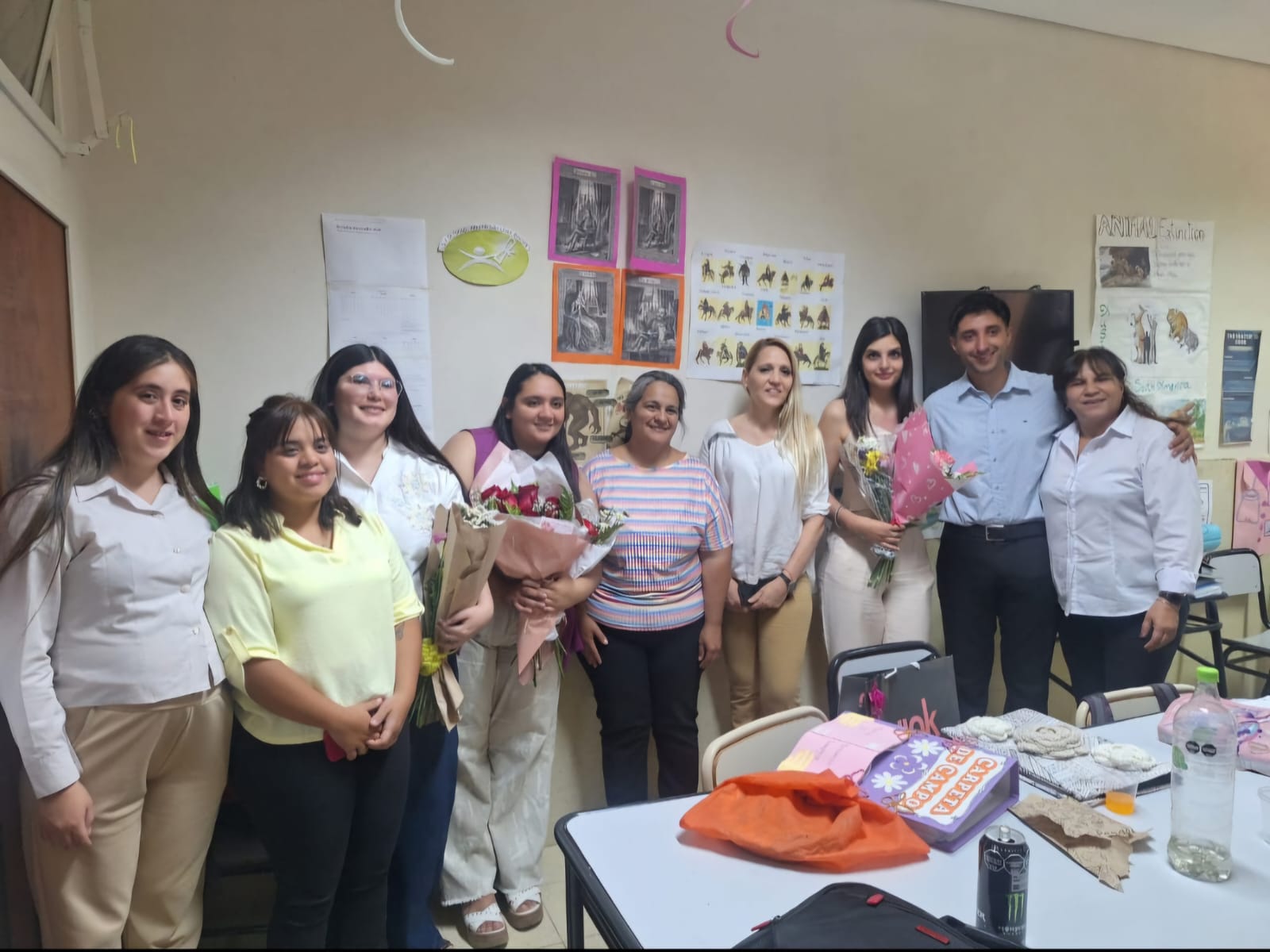 Flamantes Egresados de la Carrera de Lengua y Literatura TM 